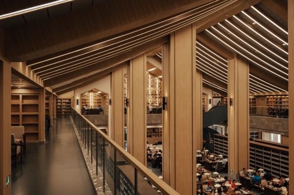 大學(xué)圖書館設(shè)計(jì)