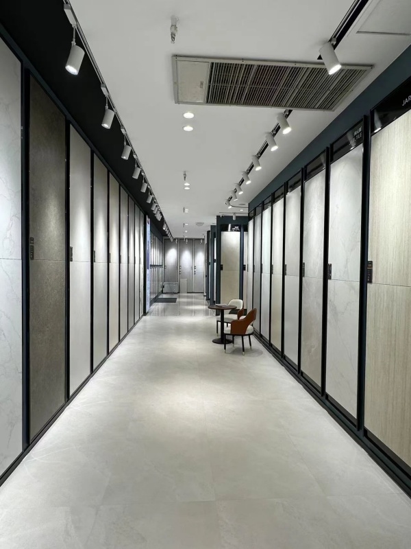 沉浸式逛展廳設(shè)計(jì)