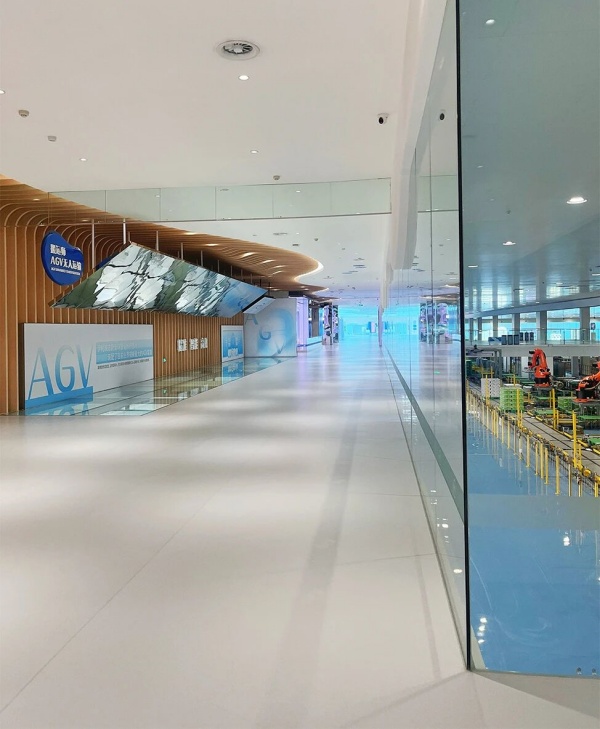 從 “參觀通道” 到 “品牌展廳”：如何打造會 “說話” 的潔凈走廊