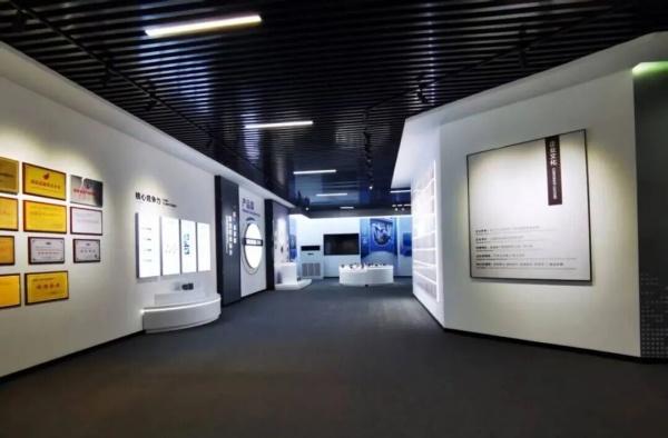 萬(wàn)鑫精工企業(yè)展廳設(shè)計(jì)
